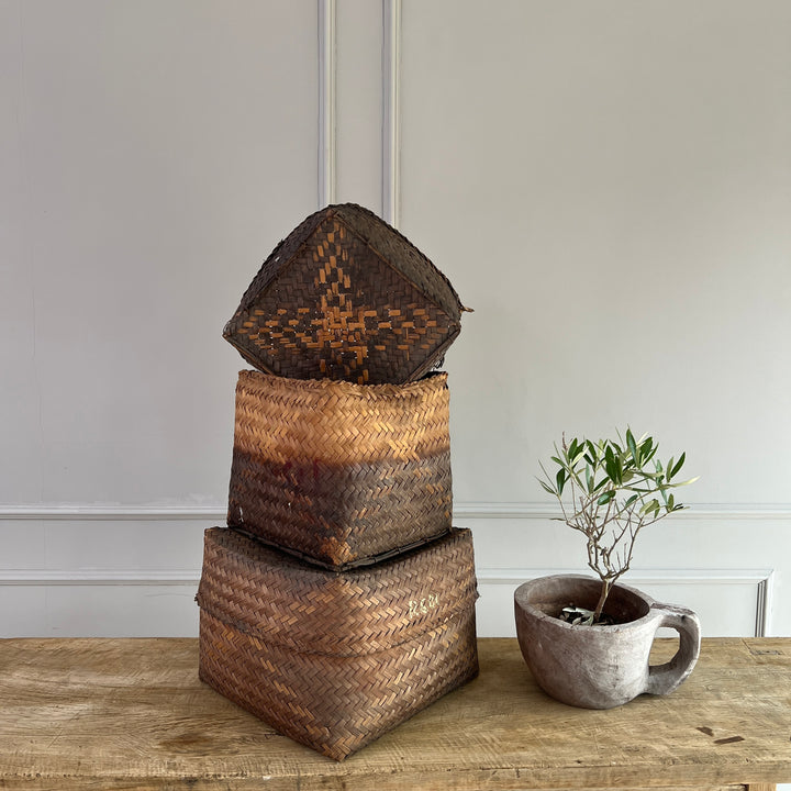 Handwoven vintage lidded storage basket | Sumatra c 