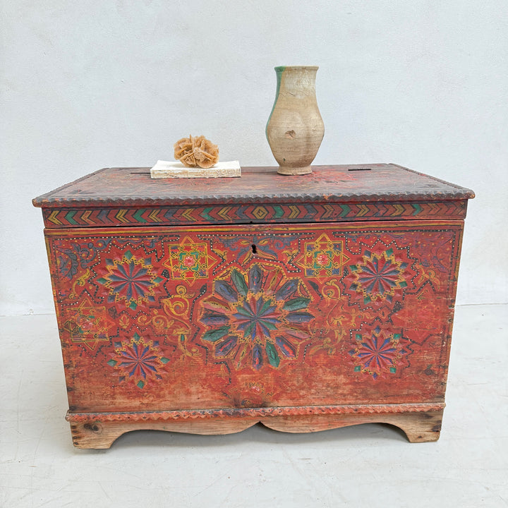 Vintage Wooden Wedding Chest | Dali