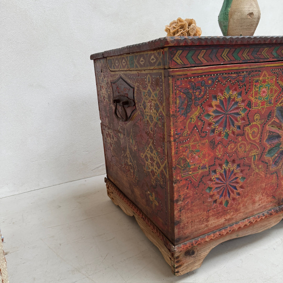 Vintage Wooden Wedding Chest | Dali