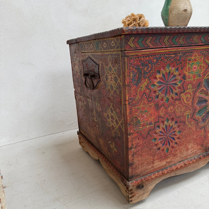 Vintage Wooden Wedding Chest | Dali