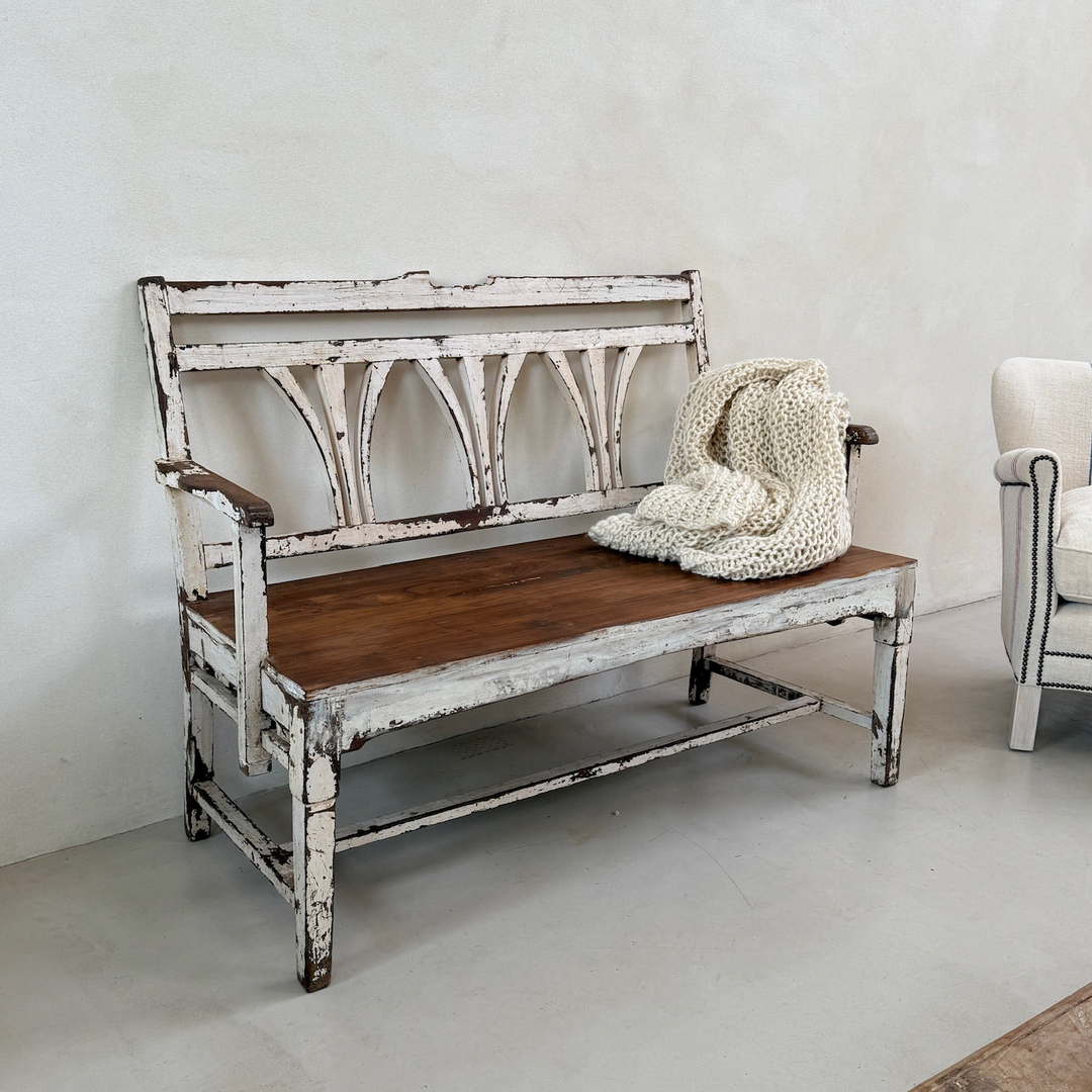 Vintage rustic wooden bench | Jessica