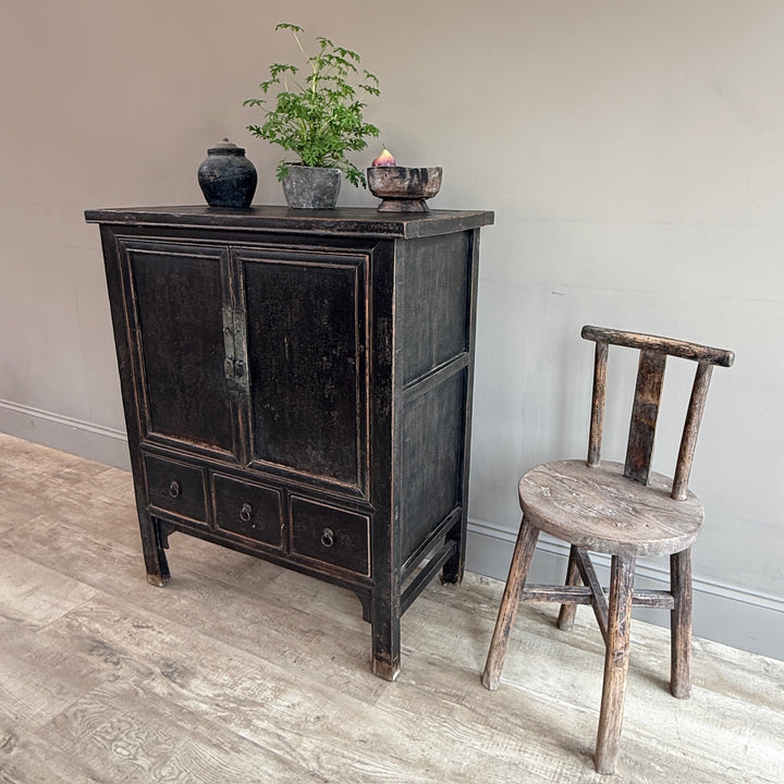 Antique black cupboard | Frida