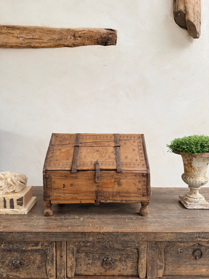 Anique Indian Hand carved Dowry Chest | Aisha