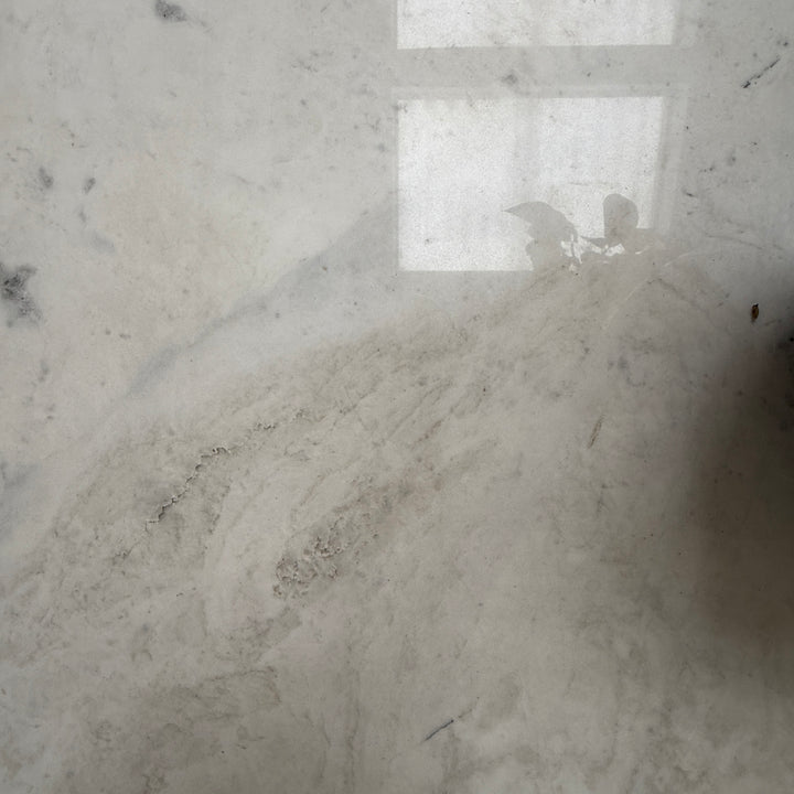 Antique round white Cararra marble table | 136cm