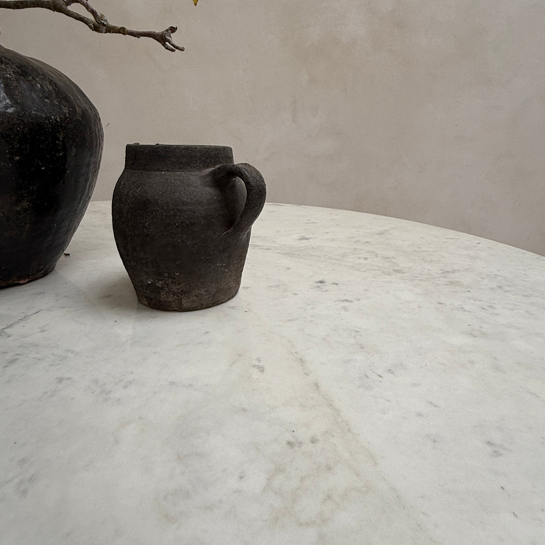 Antique round white Cararra marble table | 136cm