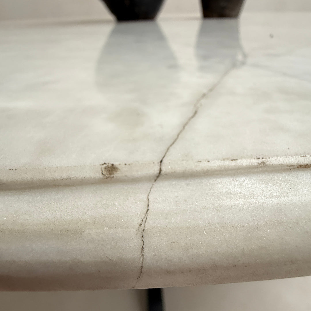 Antique round white Cararra marble table | 136cm