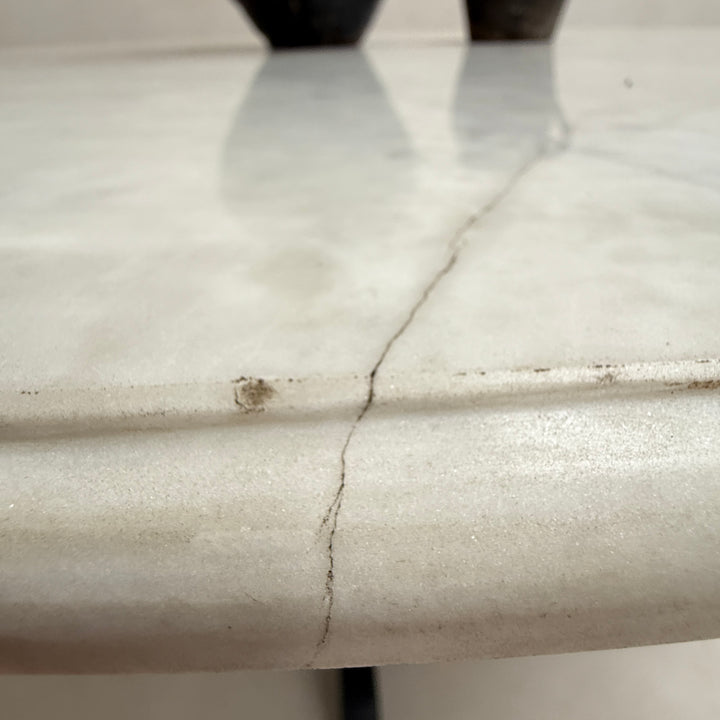 Antique round white Cararra marble table | 136cm