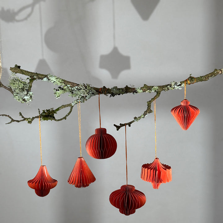 Box of six folded paper traditional decorations | Red