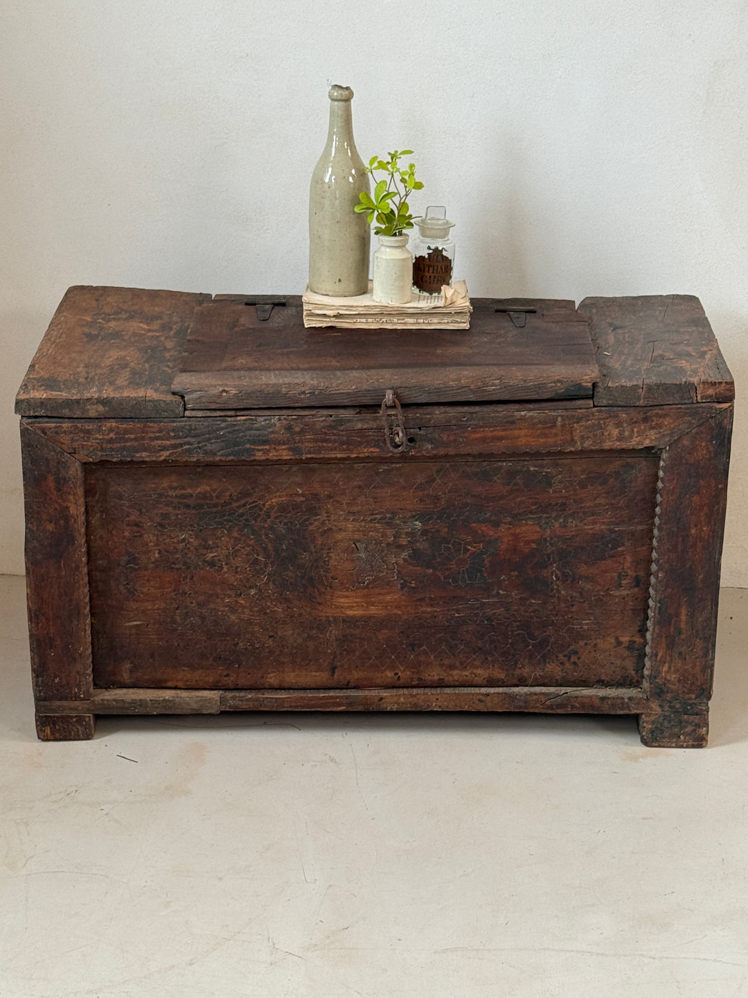 Antique Handcarved Primitive Dark Teak Blanket Box | Tari