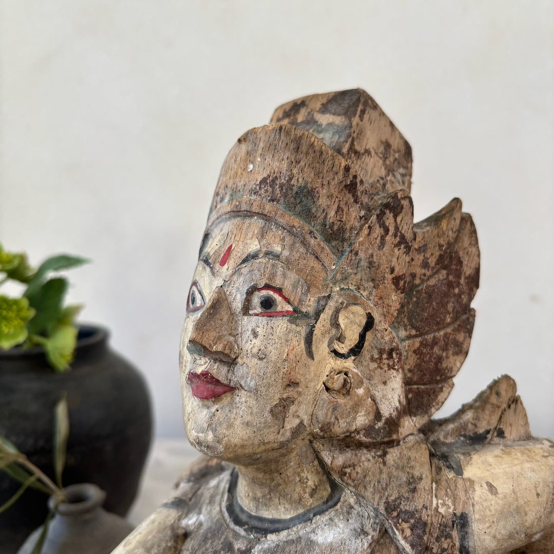 Antique primitive wooden head  | Wishnu