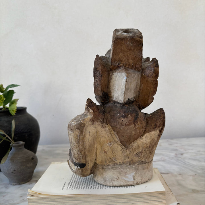 Antique primitive wooden head  | Wishnu