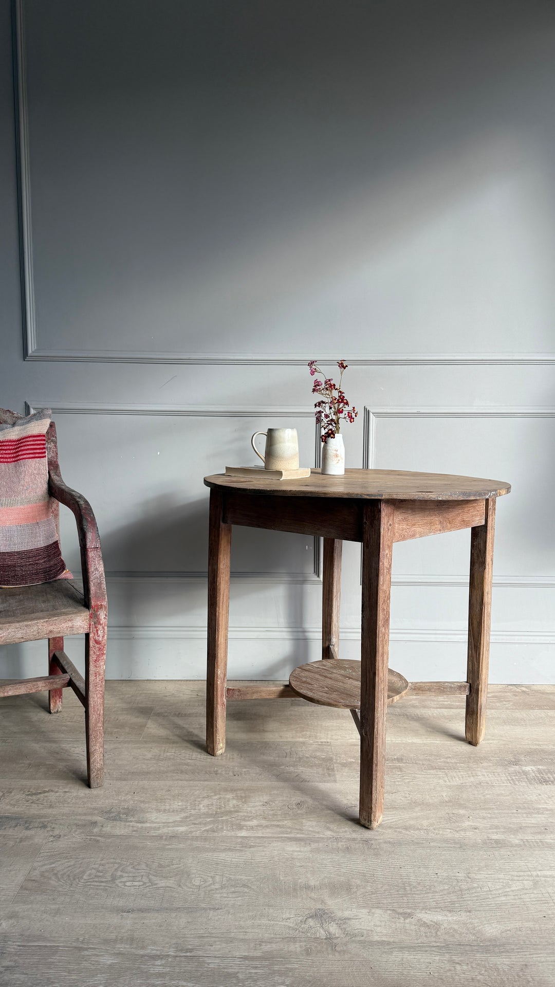 Mid century round side table | Surya