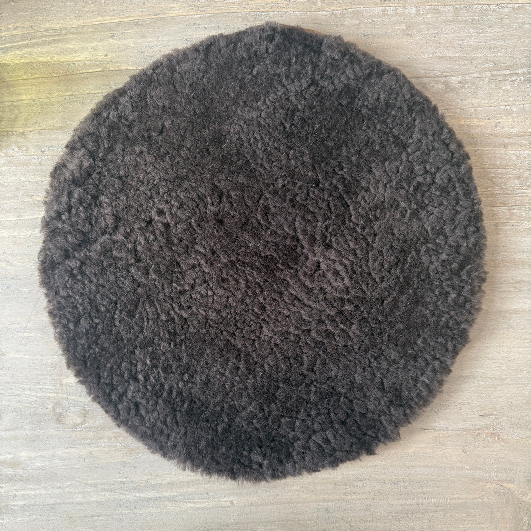 Round sheepskin seat topper | Dark Brown