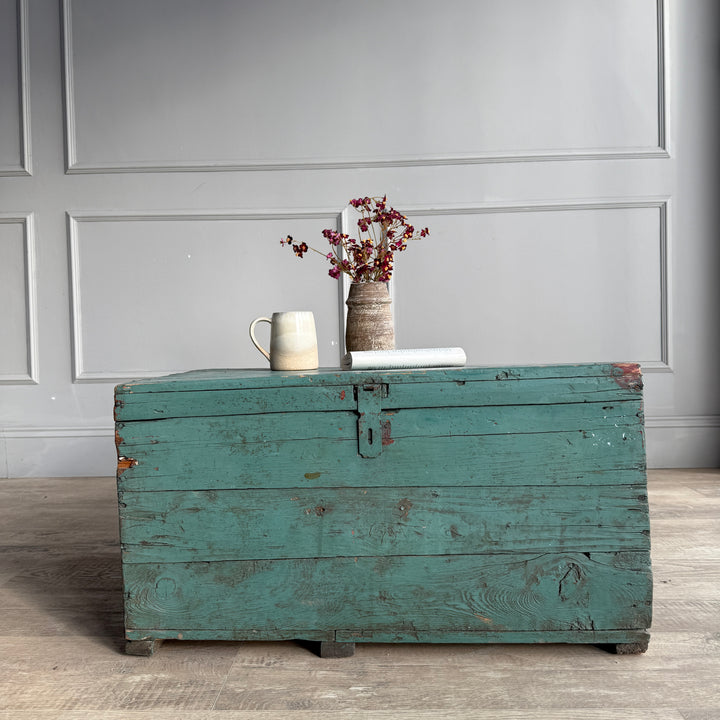 Primitive vintage painted blanket box | Issa