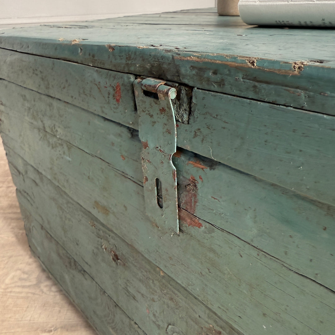 Primitive vintage painted blanket box | Issa