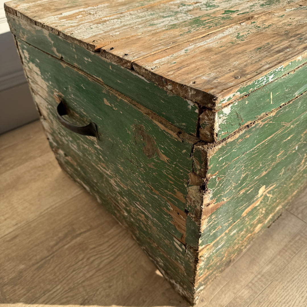 Primitive vintage painted blanket box | Ila