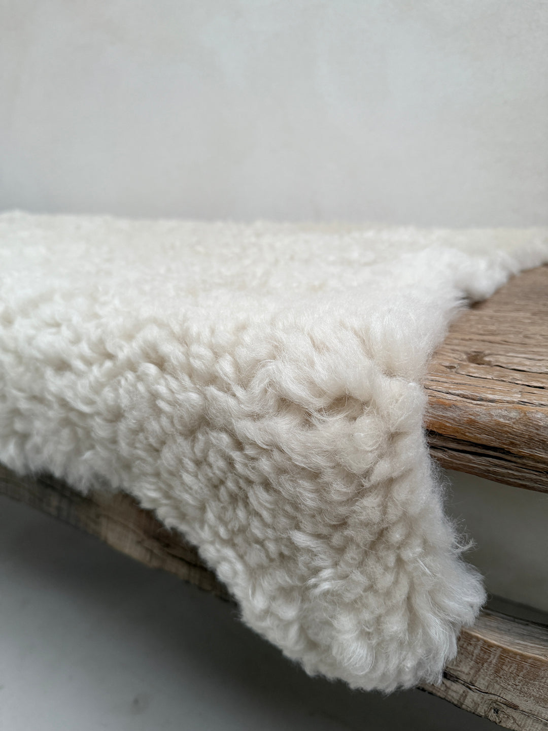 Extra large sheepskin rug | short wool