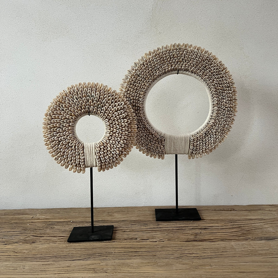 Beaded shell circle on stand M – Home Barn