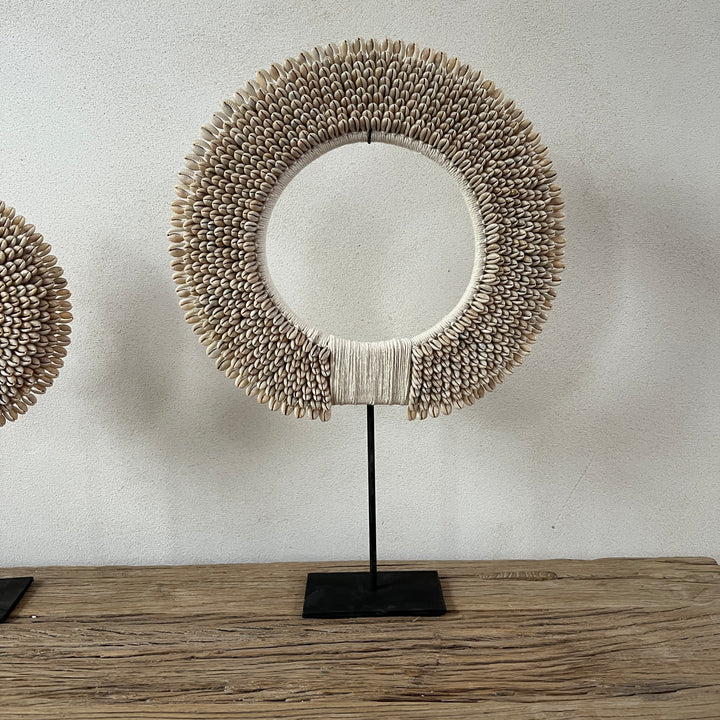 Beaded shell circle on stand M