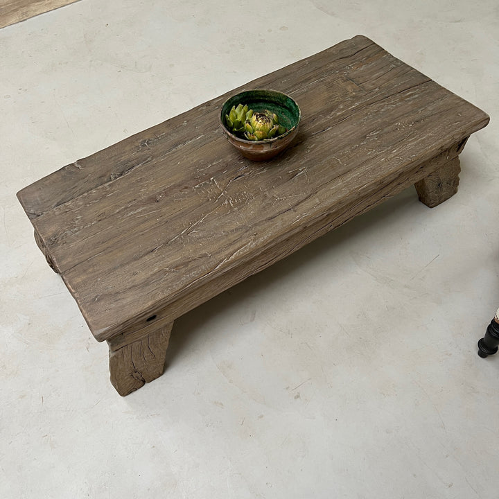 Antique rustic coffee table | Elber