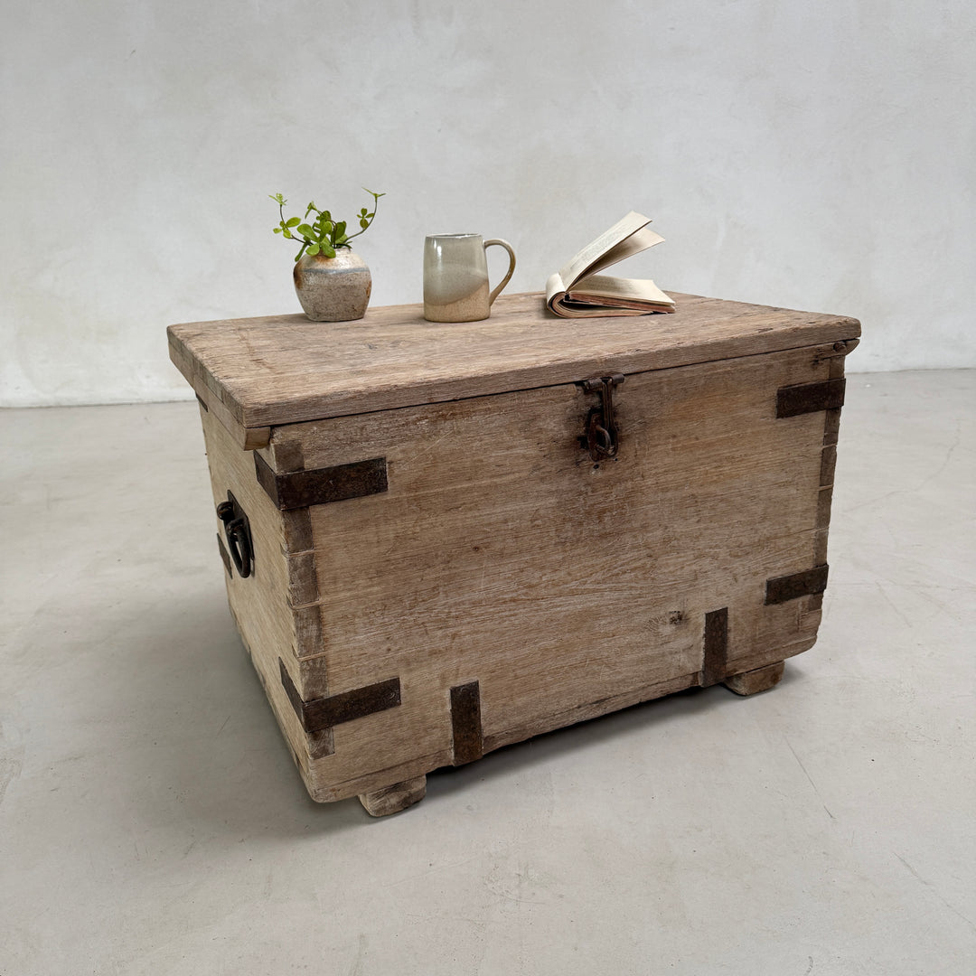 Vintage blanket box | Amberley