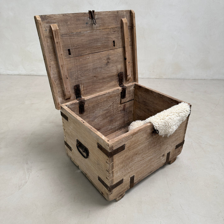 Vintage blanket box | Amberley