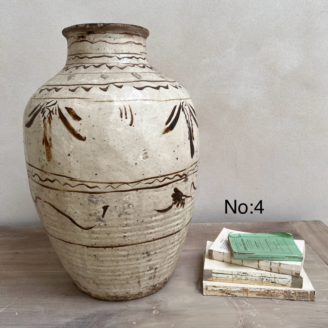 Large antique ceramic vase with brown patterns ming dynasty