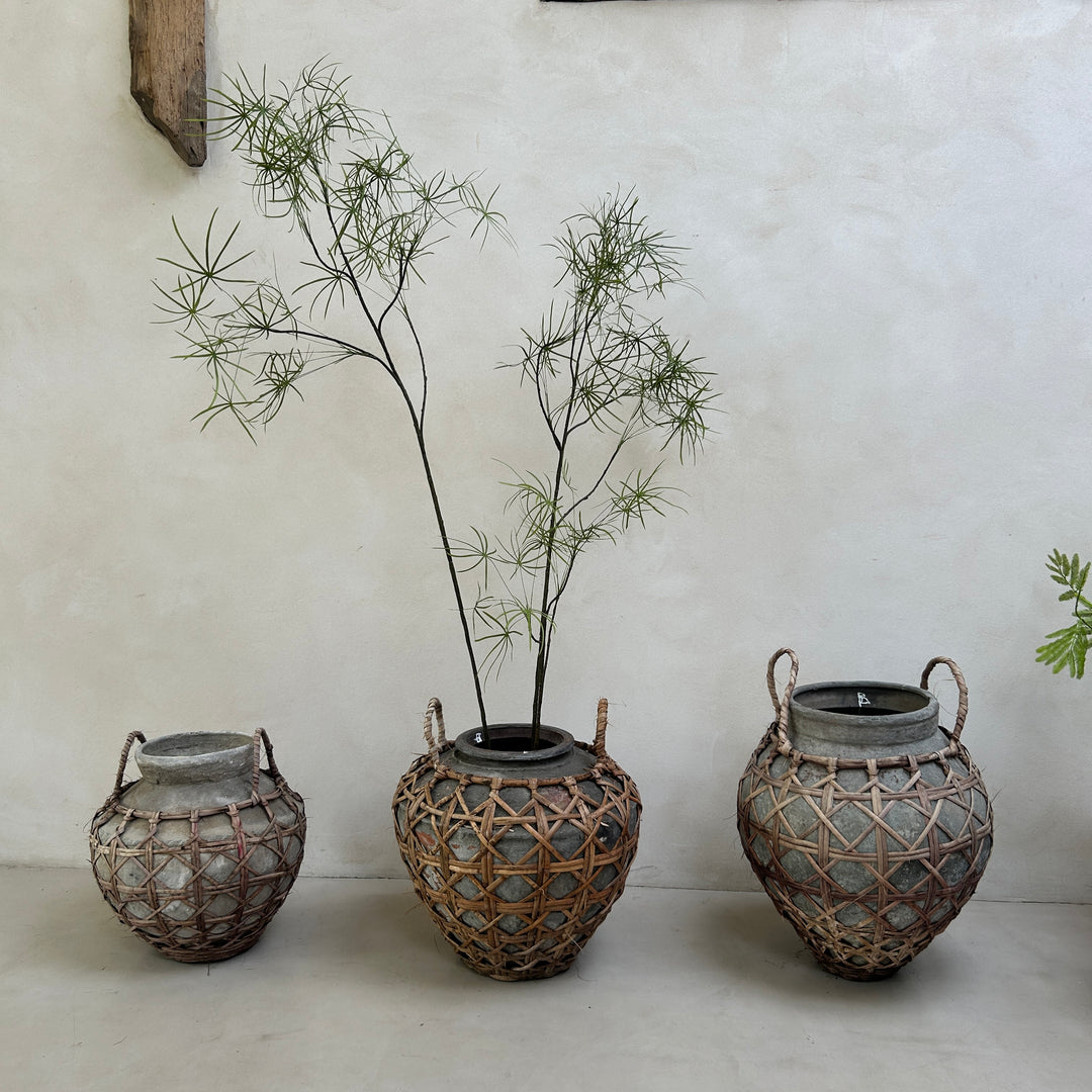 Large clay rafia antique Sabu Sumba water pots