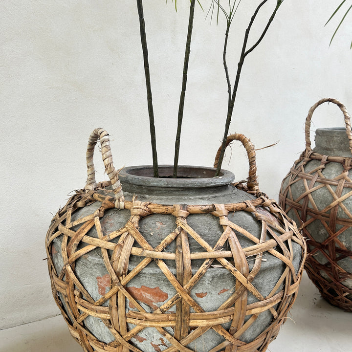 Large clay rafia antique Sabu Sumba water pots