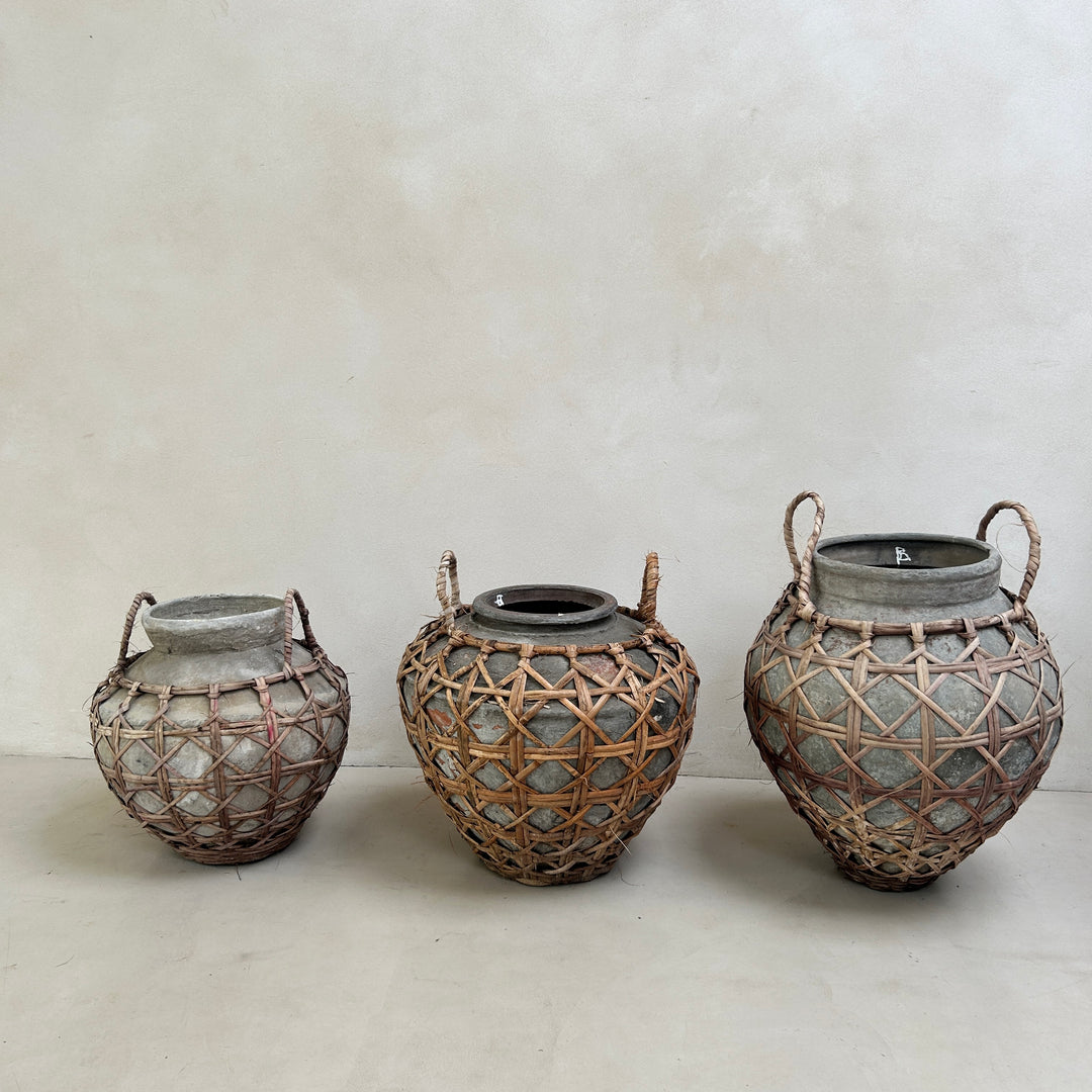 Large clay rafia antique Sabu Sumba water pots