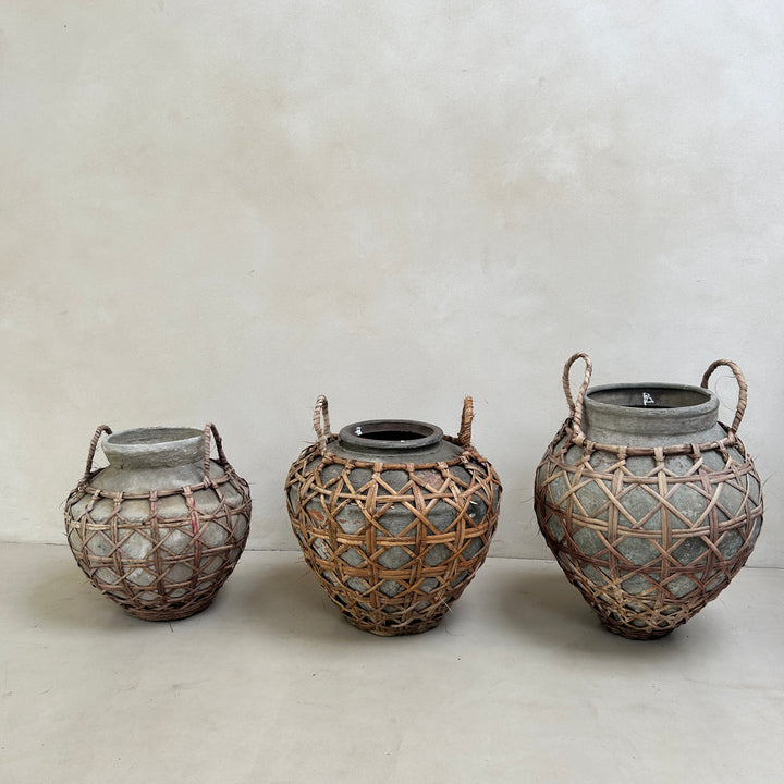 Large clay rafia antique Sabu Sumba water pots