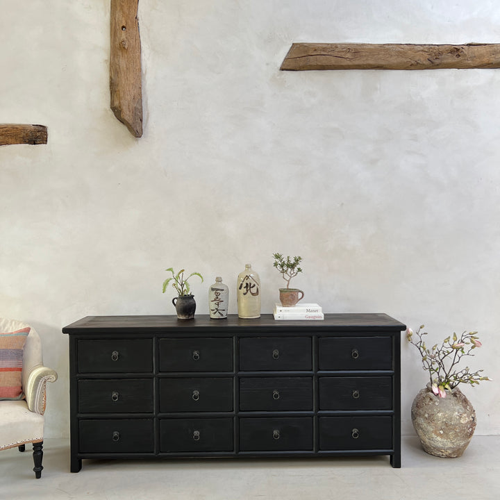 Large reclaimed chest of drawers black | Gisella