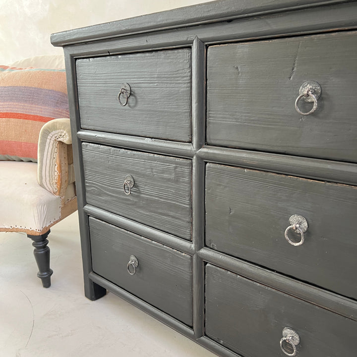 Large reclaimed chest of drawers black | Gisella