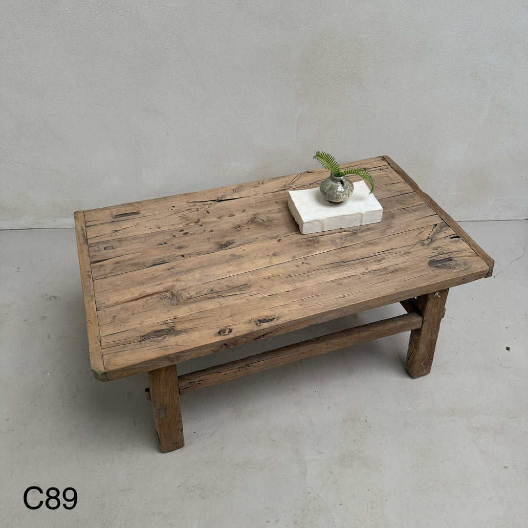 Medium Antique Coffee Tables 