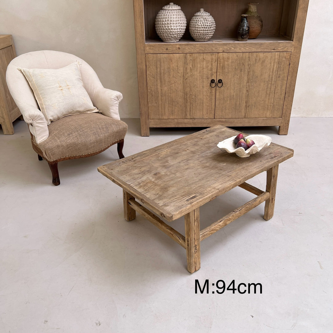 Medium Antique Coffee Tables M94