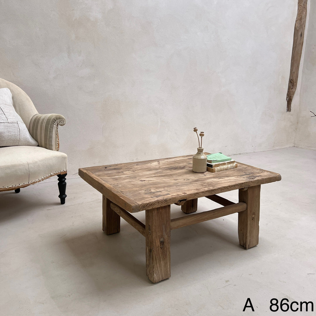 Medium Antique Coffee Tables aa 