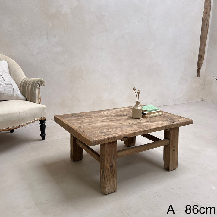 Medium Antique Coffee Tables aa 