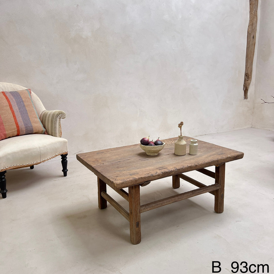 Medium Antique Coffee Tables bb