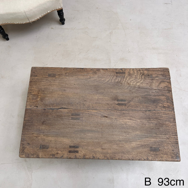 Medium Antique Coffee Tables bbb 