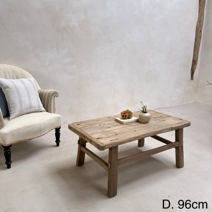 Medium Antique Coffee Tables ddd 