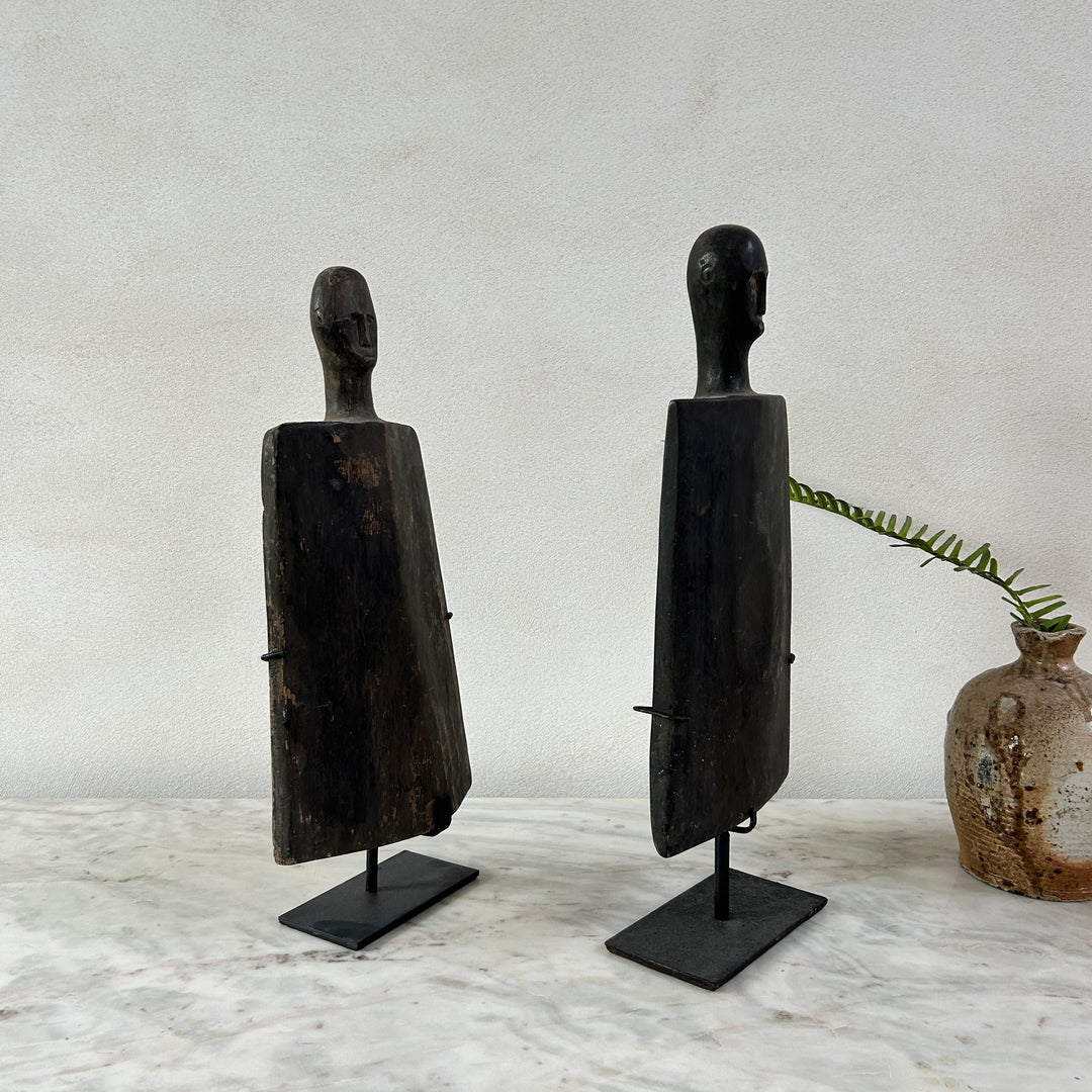 Primitive sumba wood cloth pounder on stand | Dewi