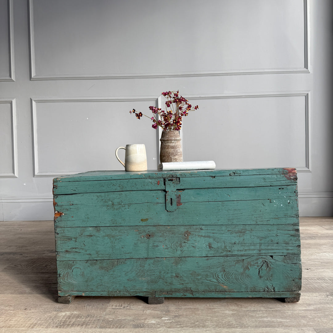 Primitive vintage painted blanket box | Issa