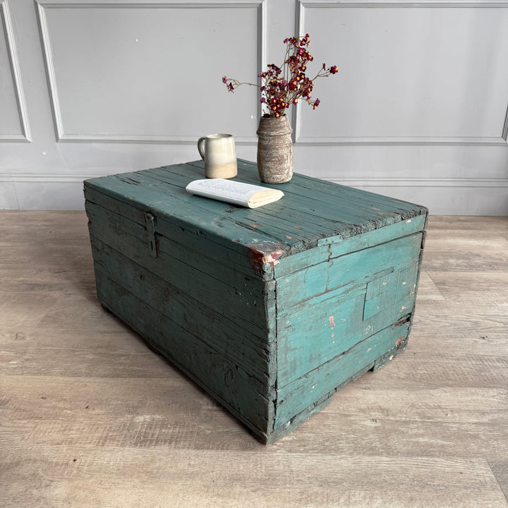Primitive vintage painted blanket box | Issa