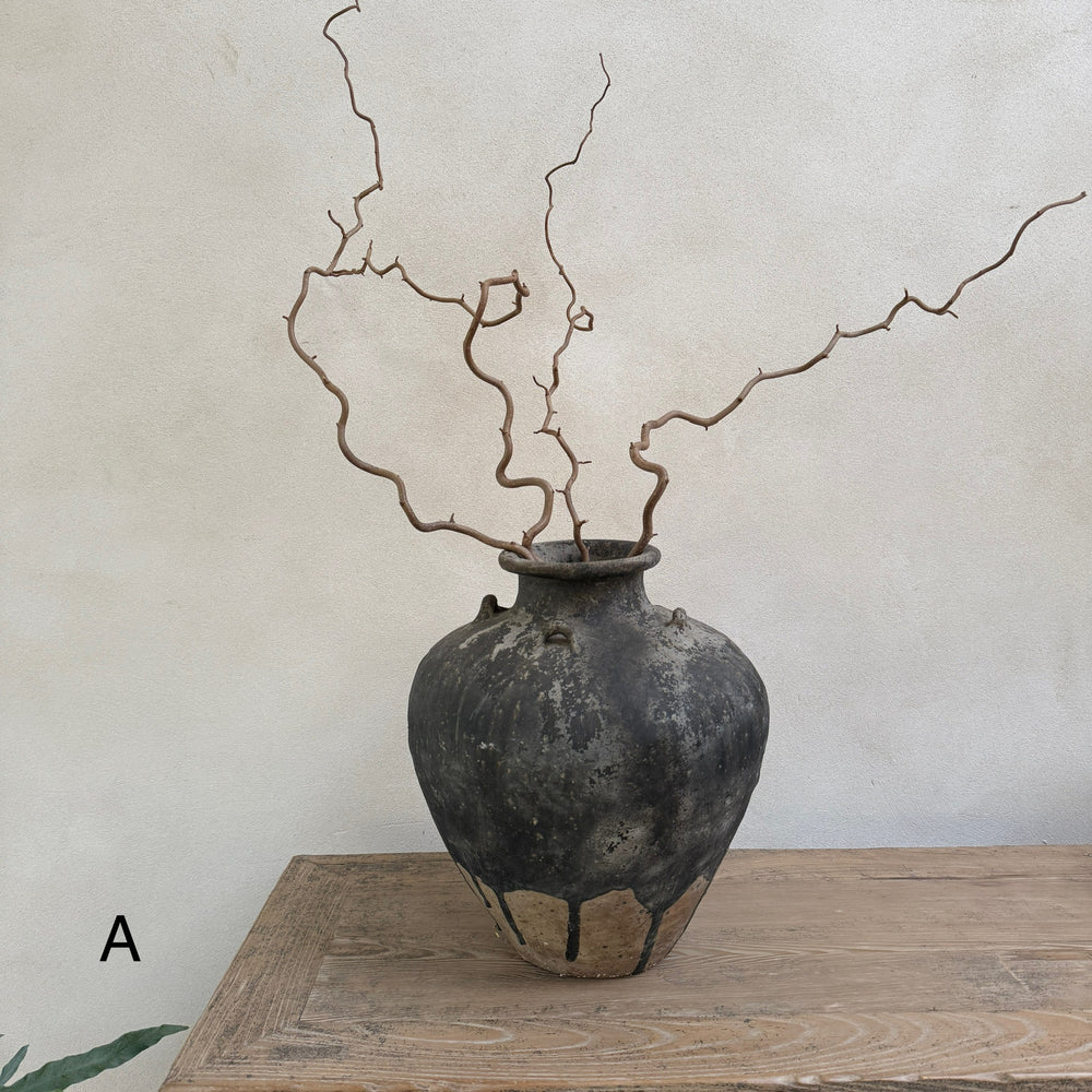 Rare Antique Sawankhalok Urn | medium