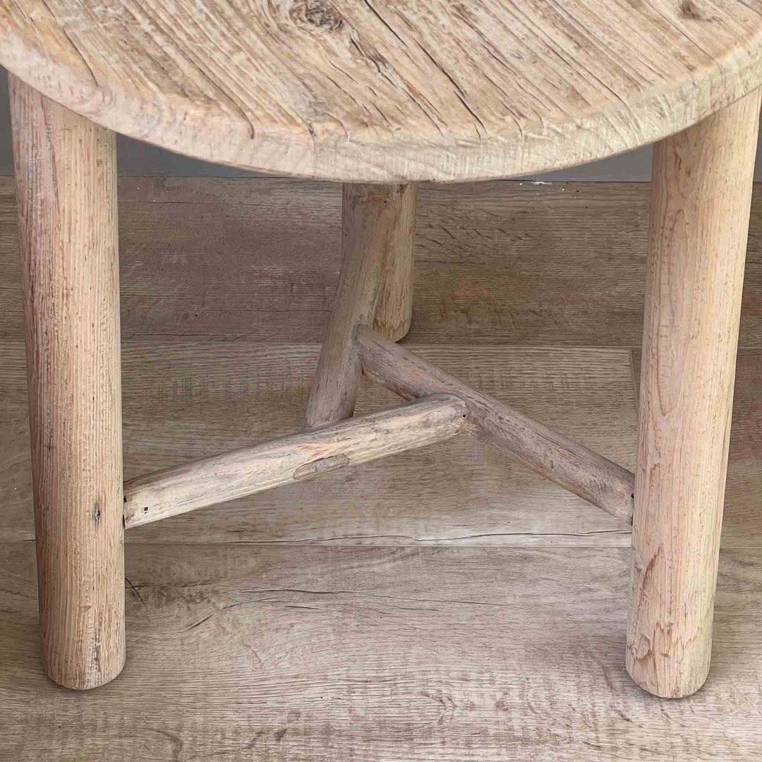 Reclaimed Side Table Assendon leg detail