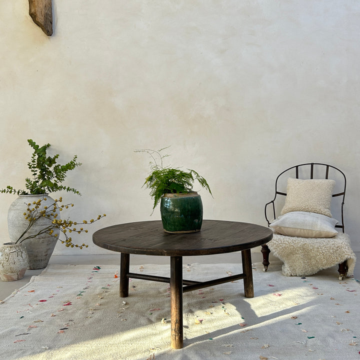 Round Antique Coffee Table | Benarth