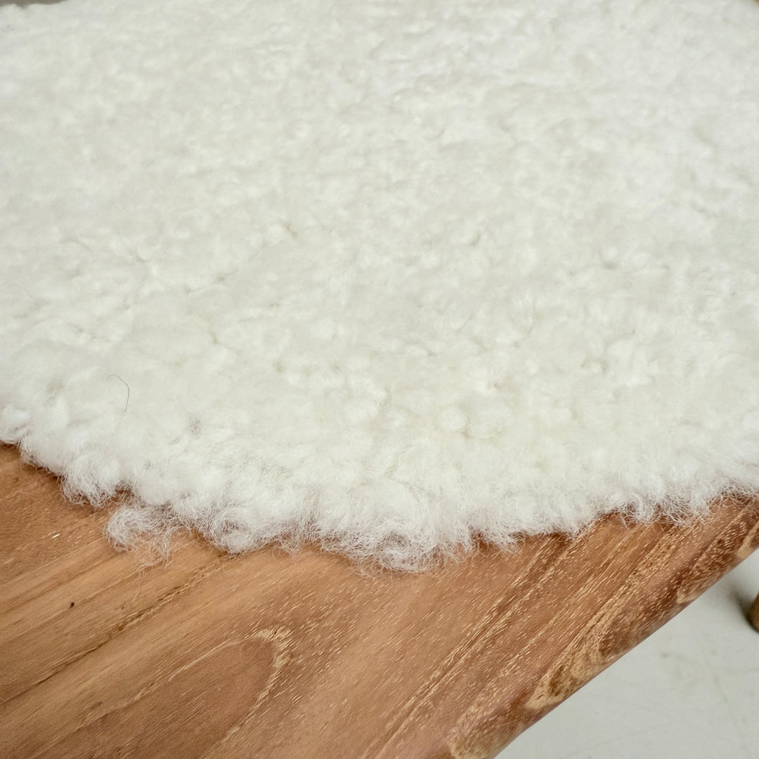 Round sheepskin seat topper