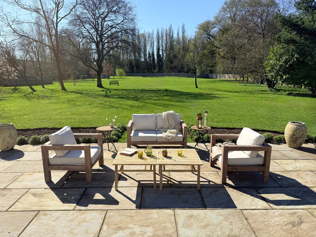 Rustic Wood Outdoor Seating 