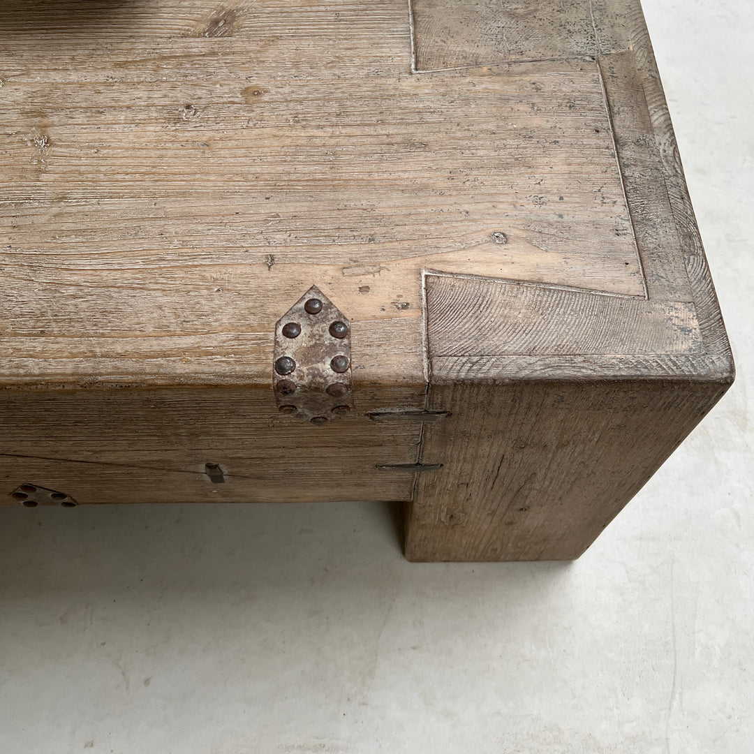 Rustic reclaimed timber coffee table | Olivier