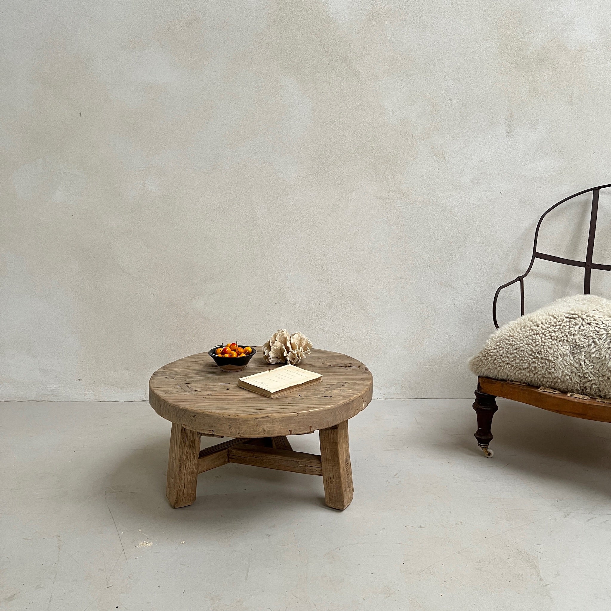 Small round coffee table Maisey